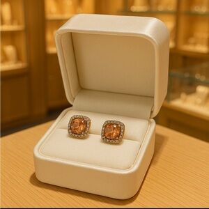 Champagne cz, cushion cut earrings surrounded by pavé cz’s, post backing 💛💛